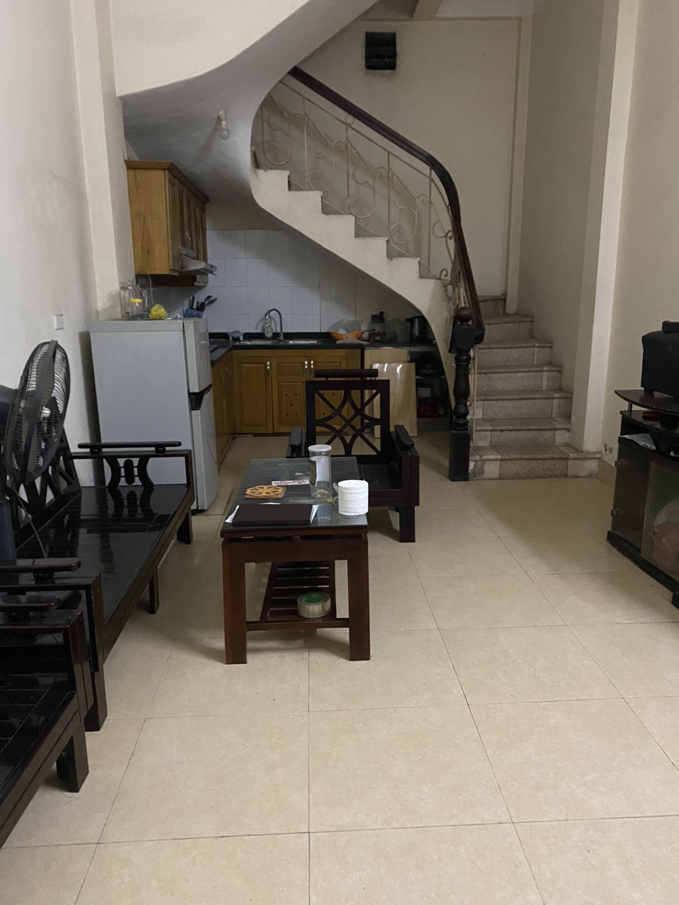 Cho thuê nhà mặt 285 Đội Cấn, Liễu Giai, Ba Đình. Phù hợp cho hộ gia đình ở sướng. Chỉ 7tr