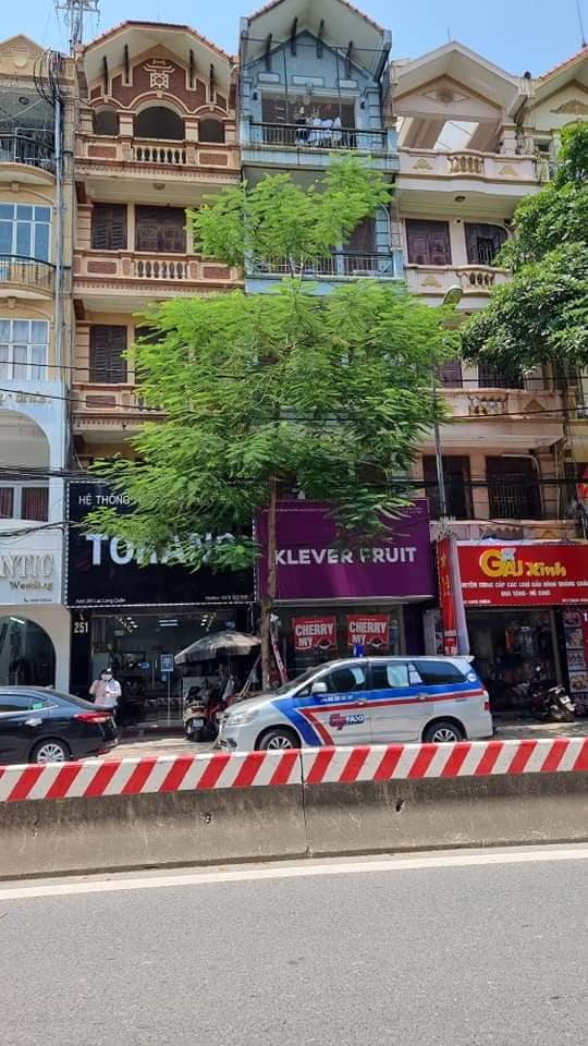 Bán nhà mặt phố Lạc Long Quân DT 50m 5 tầng MT 4,5m giá 27 tỷ