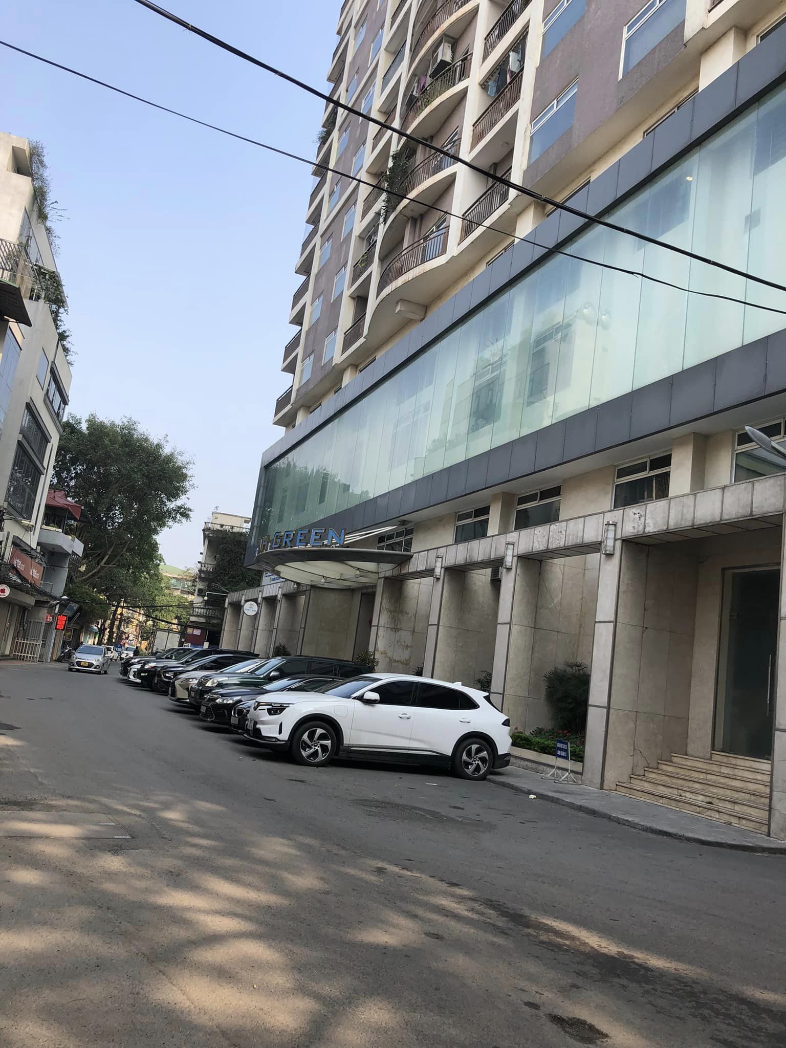 BÁN NHÀ PHÂN LÔ 200M PHỐ VĨNH PHÚC, QUẬN BA ĐÌNH VỈA HÈ 3M, ĐƯỜNG Ô TÔ TRÁNH , SẴN GARA CHỈ NHỈNH 21 TỶ