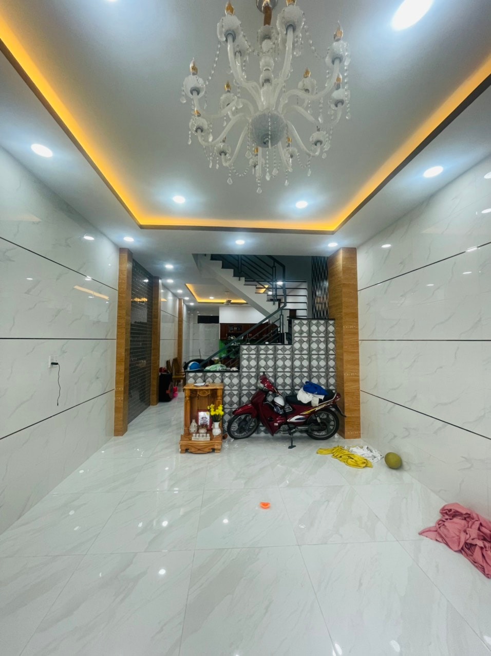 Nhà 4 tầng BTCT cực đẹp, HXH, gần mặt tiền, 72m2, chỉ 9.5 tỷ