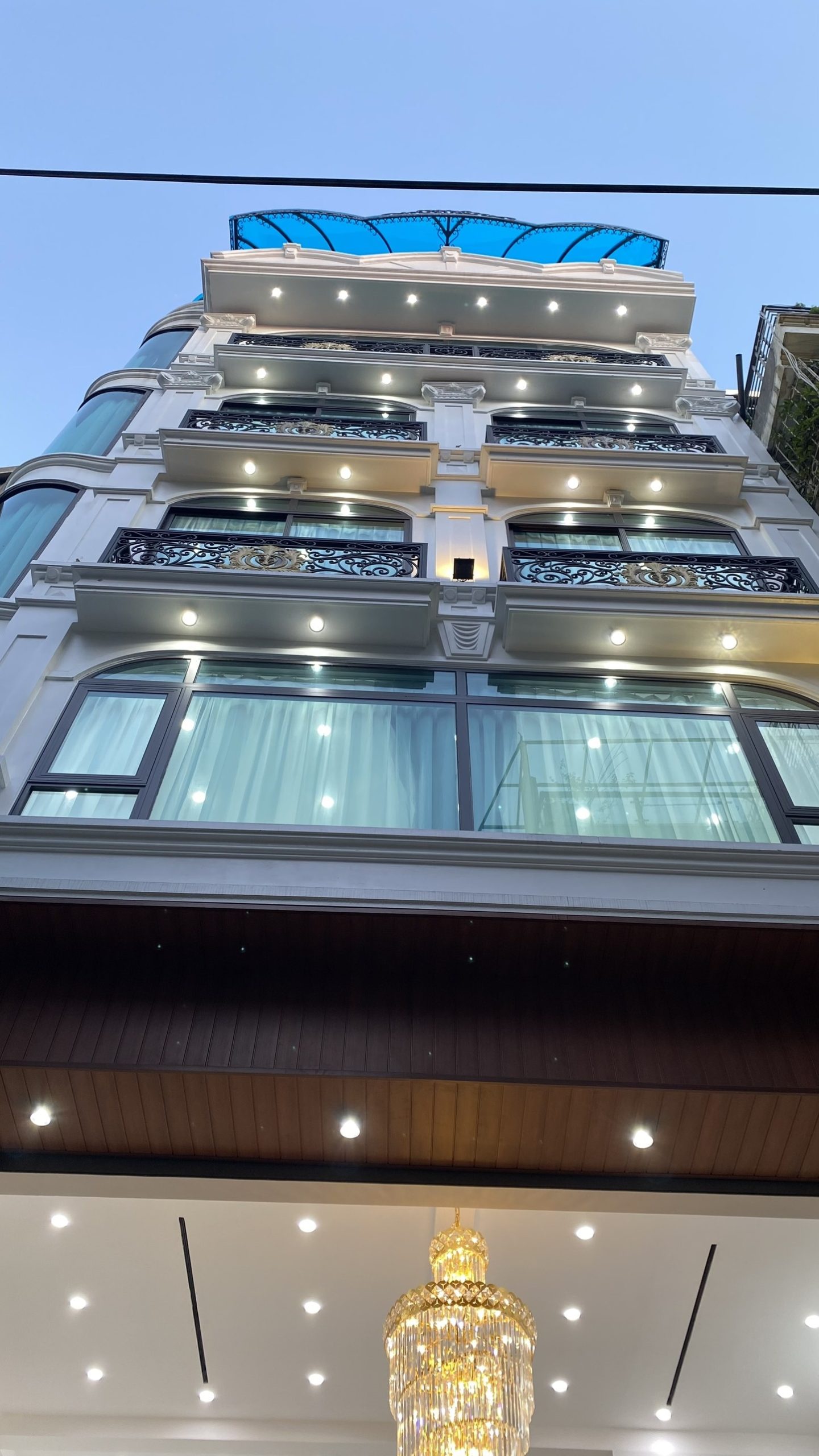 Bán nhà Mai Động : 70m x 7T ,kinh doanh , ô tô tránh , vỉa hè –13,6 tỷ