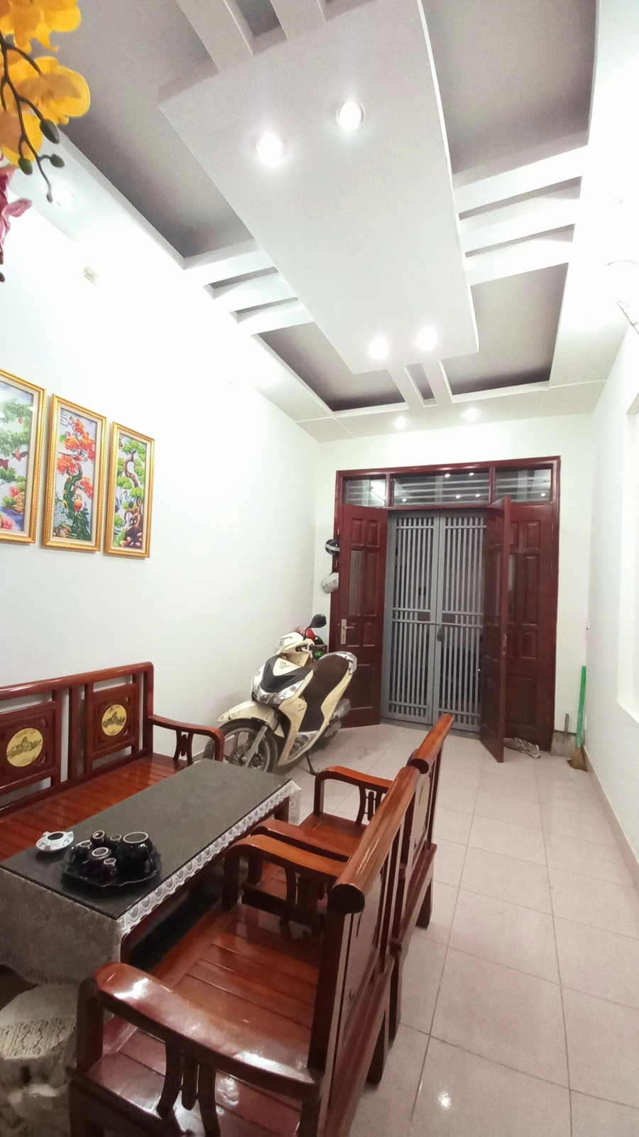 Bán nhà riêng Phố Bạch Mai, DT 32m, 3 tầng, MT 4 m, giá chào 3 tỷ 35