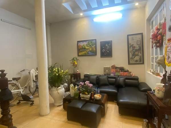 Bán nhà Phố Trương Định, Ô TÔ, 35m, 5 Tầng, MT 5,3 m, giá 3,7 tỷ