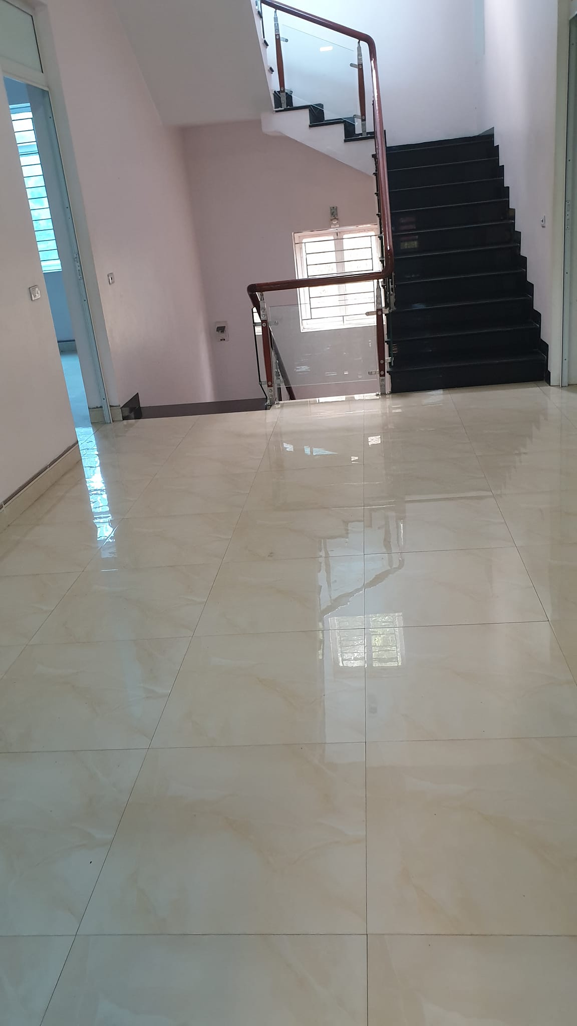 Bán nhà mặt đường đối diện khách sạn hải vân, phường Him Lam