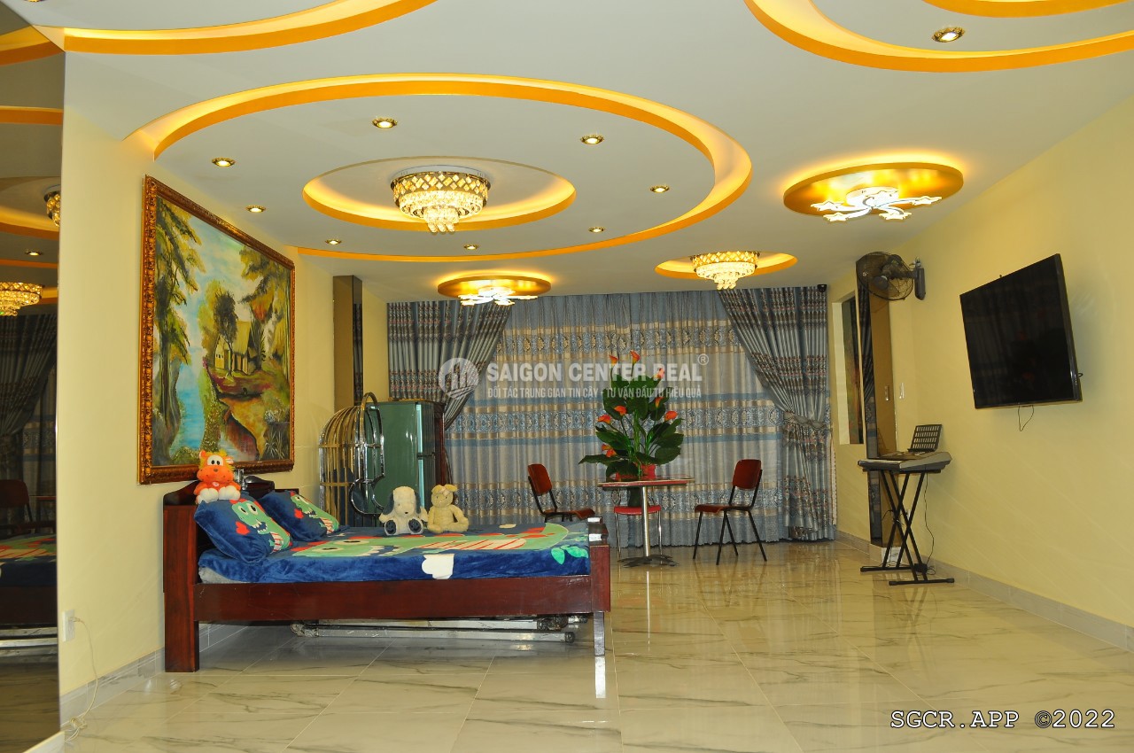 Cho thuê nhà Mặt Tiền Nguyễn Văn Cừ Quận 1, 7 tầng thang máy