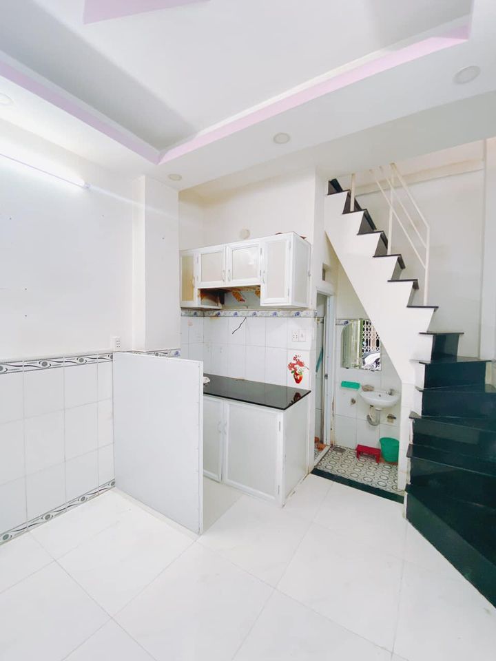 Bán nhà Gò Vấp gần sân bay Tân Sơn Nhất, 2 tầng 2PN2WC giá 2.3 tỷ