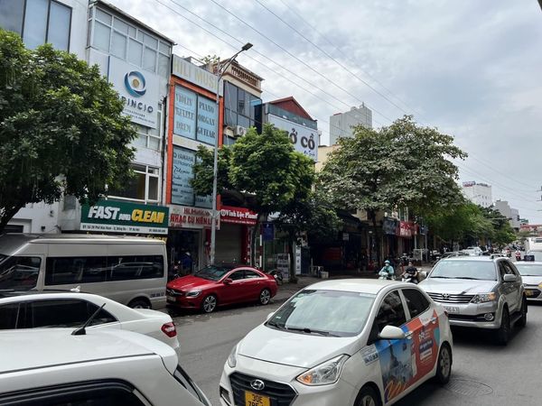 MẶT PHỐ - VỈA HÈ -GÍA CỰC HỢP LÝ - KINH DOANH VÔ ĐỐIỊ - VIP ĐỐNG ĐA.