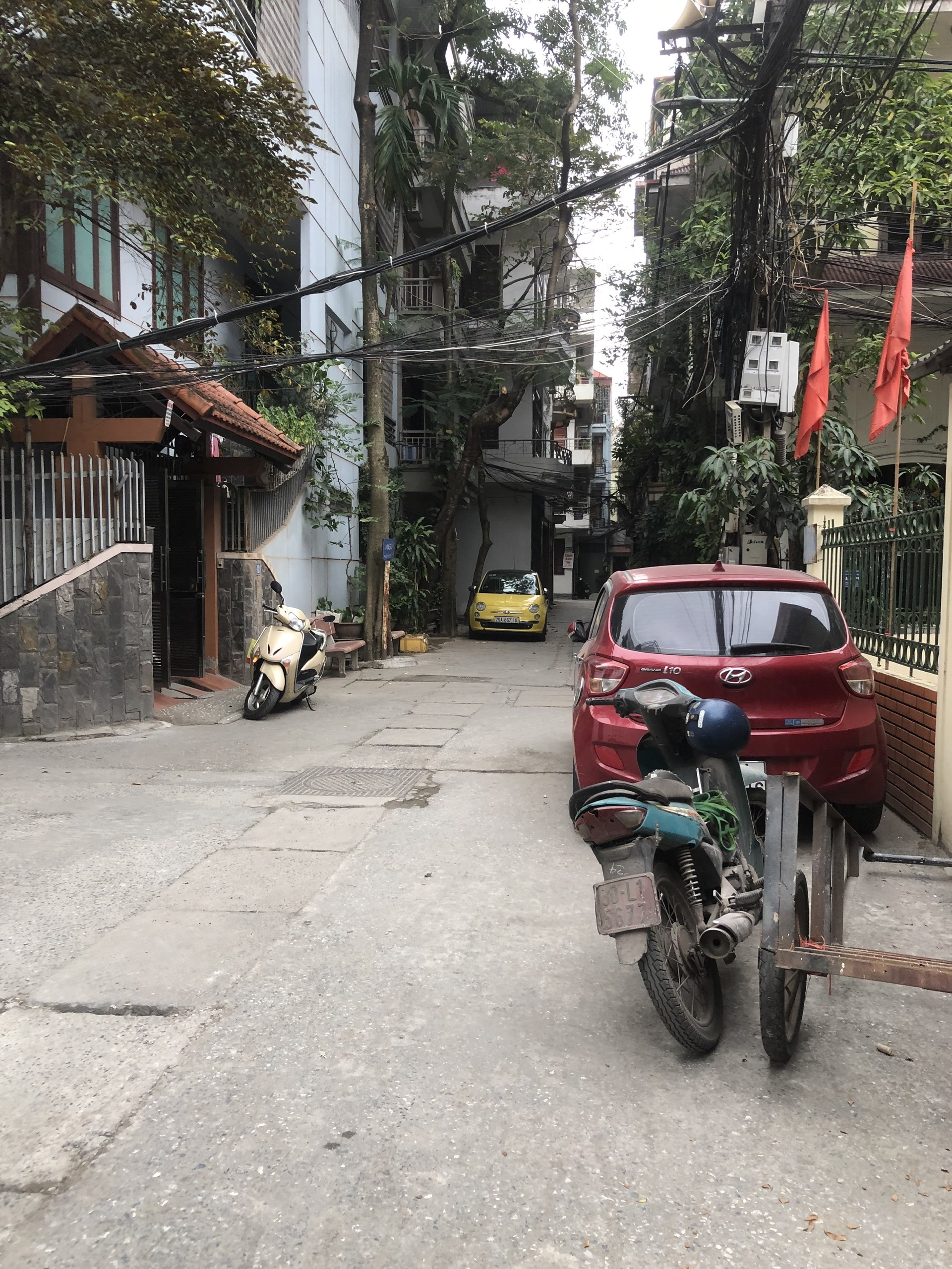 Hoàng Quốc Viêt, phân lô ô tô tránh 110m2x5 tầng, hàng xóm quân đội, dân trí cao, 17 tỷ