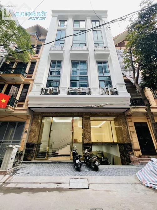 HẠ CHÀO 4 TỶ-CHÍNH CHỦ THIỆN CHÍ BÁN-THANG MÁY NHẬP KHẨU ĐỜI MỚI–BUILDING 9 TẦNG MẶT PHỐ TRẦN QUANG DIỆU QUẬN ĐỐNG ĐA-VỈA HÈ CỰC RỘNG-Ô TÔ DỪNG ĐỖ