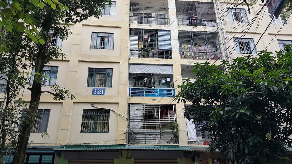 Chính chủ Cần bán Căn hộ P 107 nhà E 681 Ngõ 97 đường Văn Cao - Ba Đình Hà Nội.