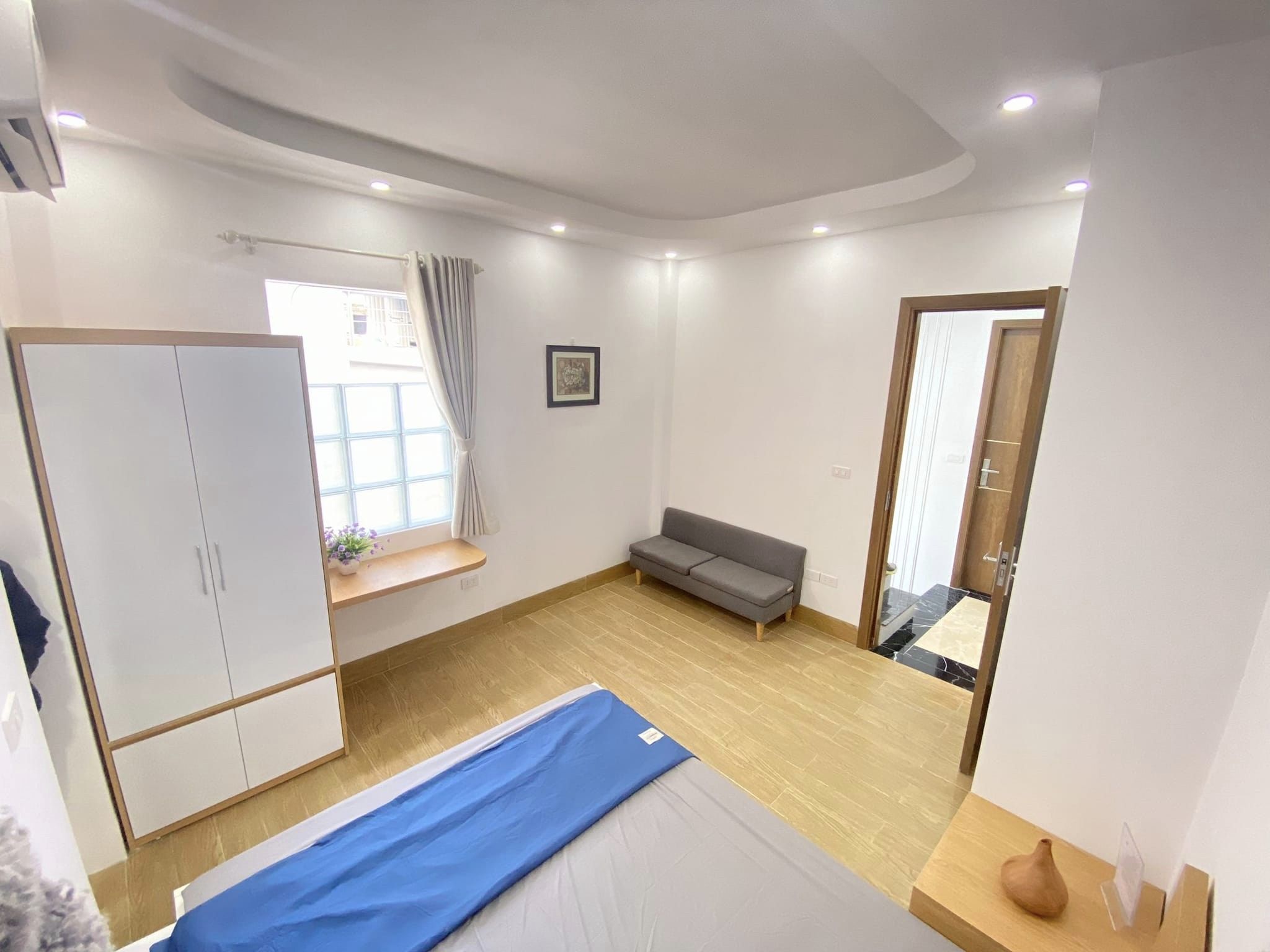 Chính chủ gửi bán cụm 2 căn CCMN cạnh nhau 96m*28 phòng khép kín, có thang máy giá chào 14 tỷ.