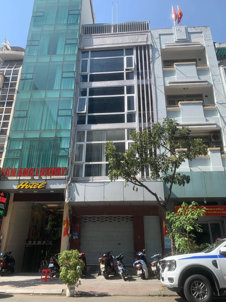 Cho thuê tòa nhà mặt tiền 147 Ký Con P.Nguyễn Thái Bình Quận 1-DT:5,5x20m 5 tầng giá thuê 99tr/th có bớt