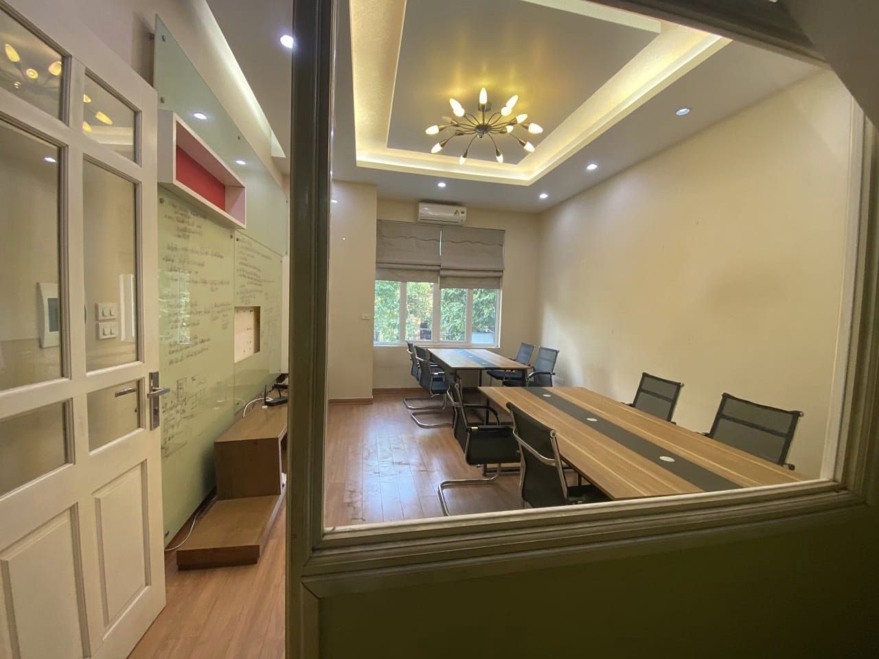 Cho thuê tầng 1, 2 nhà mặt phố kinh doanh đỉnh ở Trung Văn, giá thuê 15tr/ tháng.