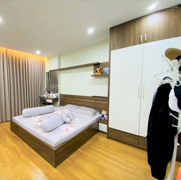 Bán nhà ngõ 78 Duy Tân Cầu Giấy LÔ GÓC THOÁNG SÁNG, GẦN Ô TÔ, CHỈ HƠN 6 TỶ