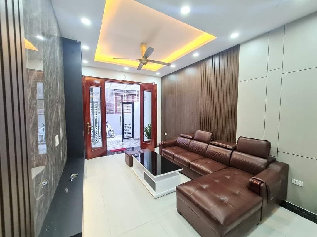 Giáp Bát Hoàng Mai 55m, 5 tầng gần ô tô, 5ty9