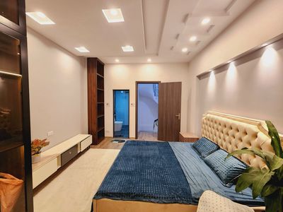 Bán nhà MẶT PHỐ HÀNG ĐƯỜNG 80m2 - OTO 2 chiều - MT 9m - KINH DOANH PHỐ CỔ - chỉ 611tr/m2