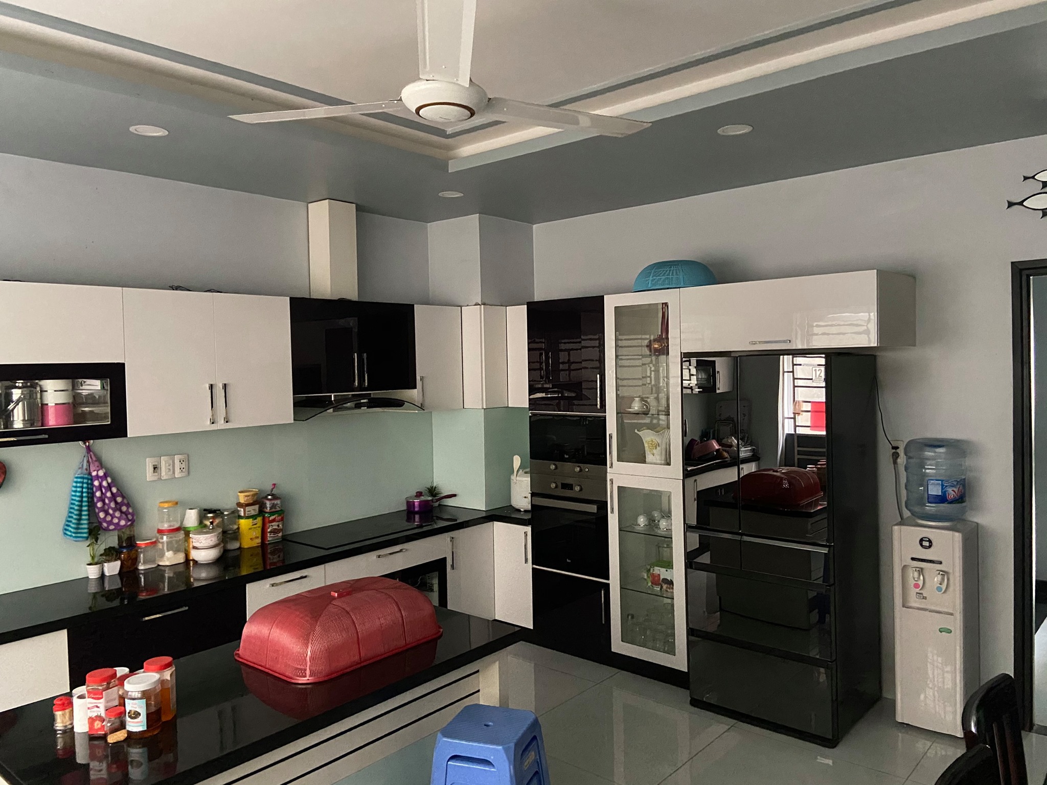 BÁN GẤP nhà MT VIP Phạm Ngọc Thạch, P6 Q3 DTCN: 184m2 11 x 23 3 tầng chỉ 170 tỷ