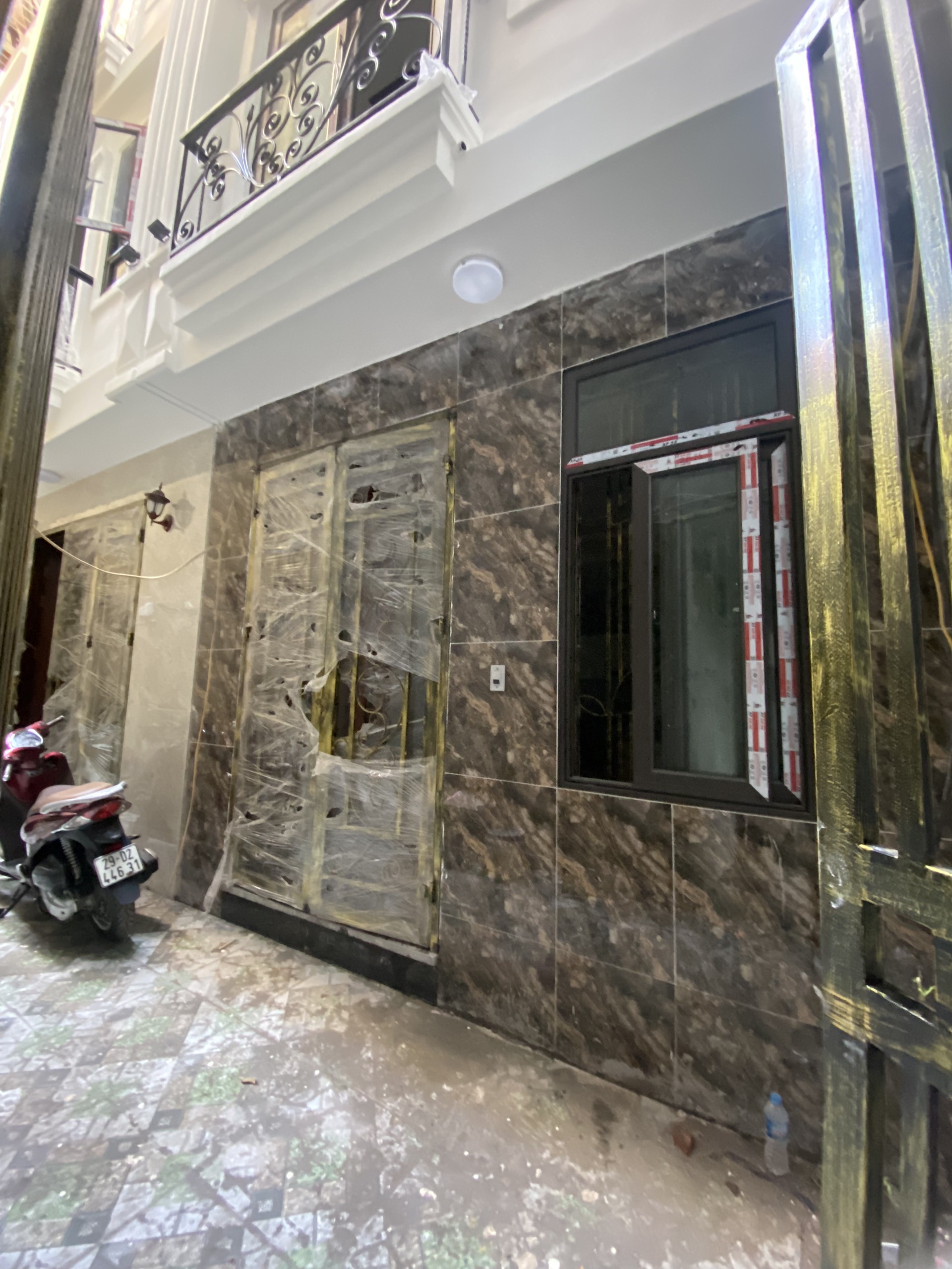 NHÀ PHỐ MINH KHAI, Q HAI BÀ TRƯNG, 30m2 x 5 TẦNG, MT 4M, 5 tỷ, GẦN CHỢ MƠ