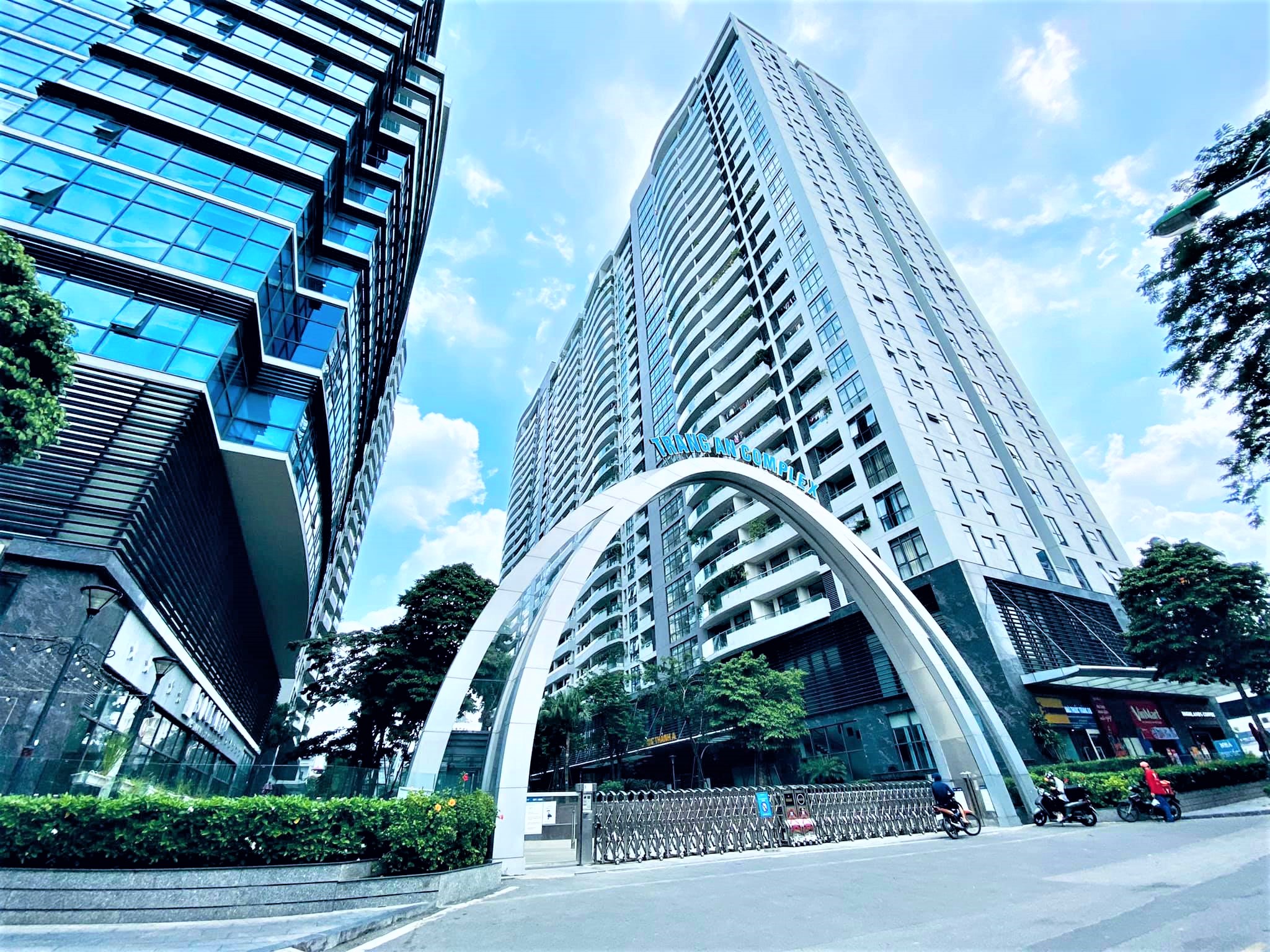 Cho thuê văn phòng 900m2 (có chia nhỏ) Tòa Trường Thịnh, Tràng An Complex Cầu Giấy từ 250.000VND/m2