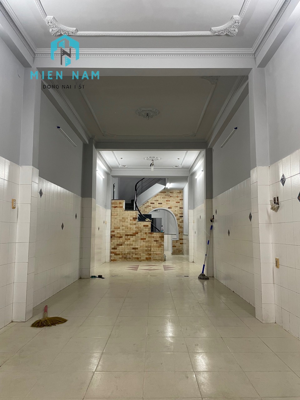 Cho thuê nhà mặt tiền Hưng Đạo Vương gần Bánh kem siu siu trung dũng