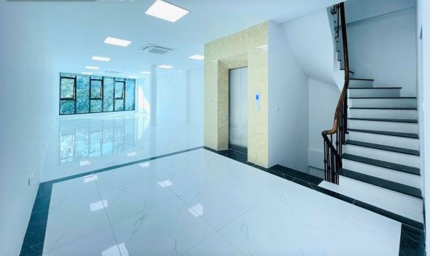 Bán nhà ngõ 14 Duy Tân Cầu Giấy 60m2*7 Lô Góc Mặt Tiền 4.5m Ở Ngay Ô Tô KD Giá 18.5 tỷ