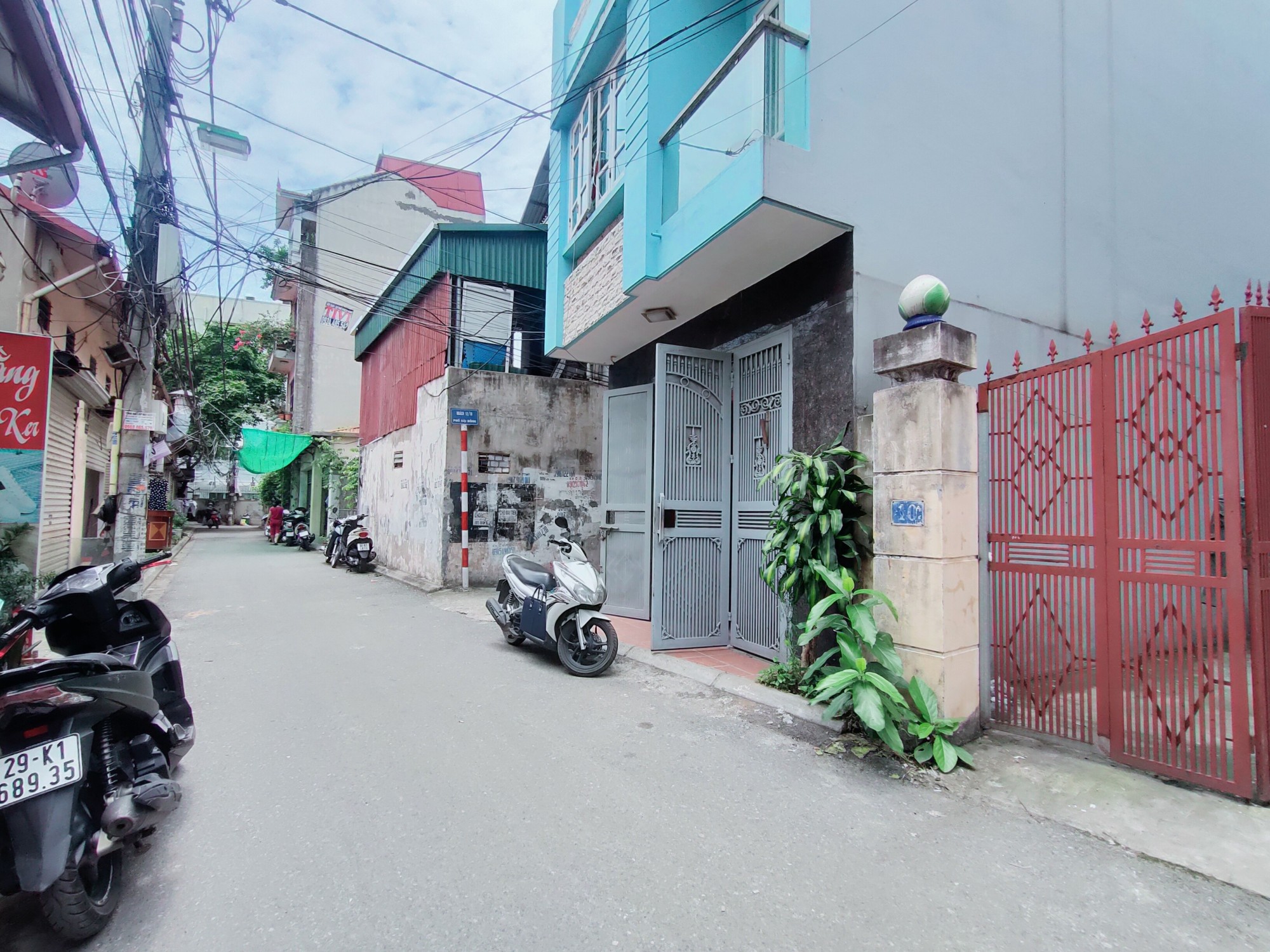 Bán nhà Sài Đồng Dt 50m, nhà 4 Tầng, Mt4m ô tô giá gần 7 tỷ.