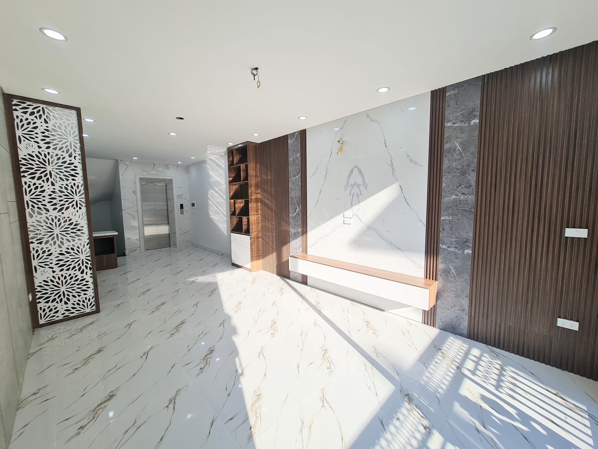 Bán nhà Mỗ Lao – sát Làng Việt Kiều Châu Âu phân lô, gara ô tô, thang máy, 40mx6T, 6.5 tỷ