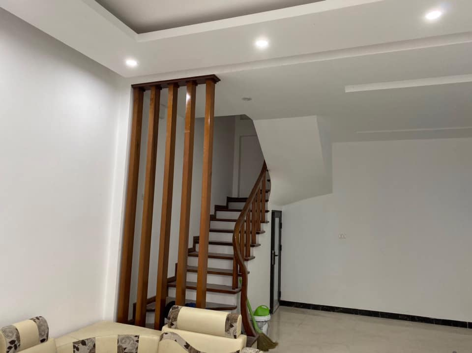 Cần bán nhà 3 tầng ngõ 444 Đội Cấn chính chính chủ, diện tích 33m2