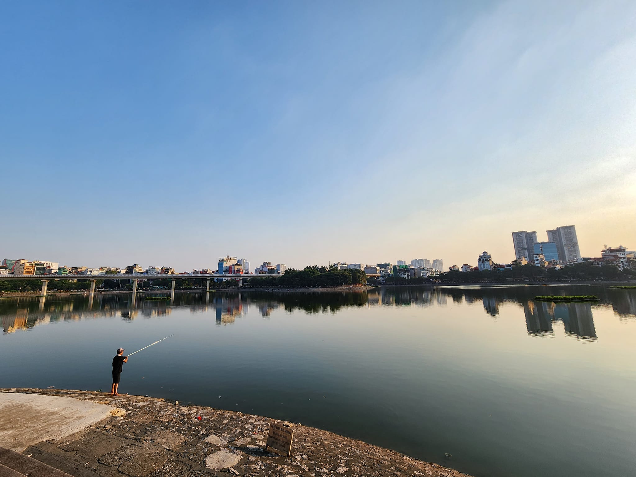 SÁT HỒ HOÀNG CẦU - Ô TÔ DỪNG ĐỖ NGÀY ĐÊM TRƯỚC NHÀ - TRUNG TÂM QUẬN - TIỆN ÍCH NGẬP TRÀN.