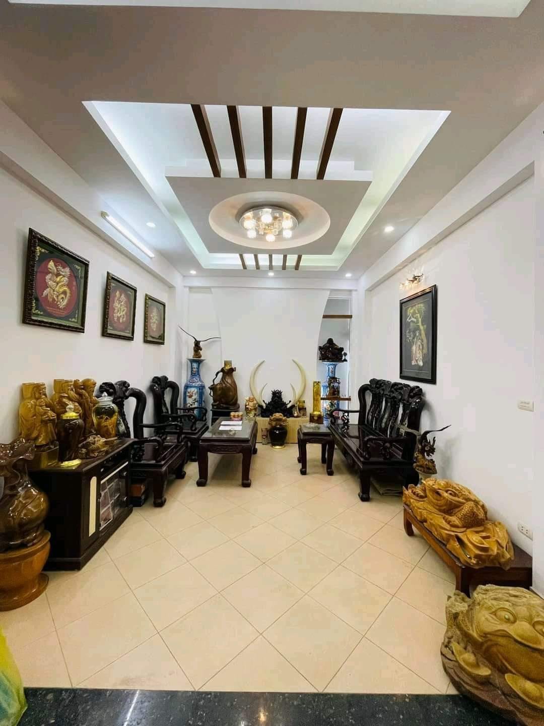 [GẤP] Bán nhà Kim Giang giá rẻ 50m2 sổ đỏ, MT 4.4m, giá rẻ 3.98 tỷ.