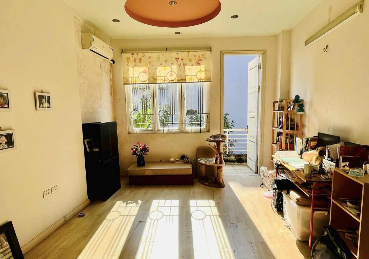 Bán nhà ngõ 385 Hoàng Quốc Việt Cầu Giấy 44m 5 tầng 9 tỷ phân lô gần phố