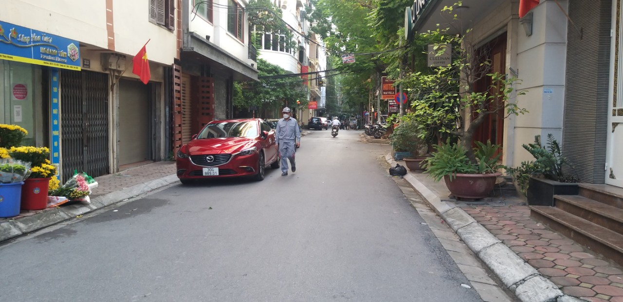 VỊ TRÍ ĐẮC ĐỊA,PHÂN LÔ PHỐ ĐỖ QUANG DT54m2 KINH DOANH, MẶT TIỀN ĐẸP