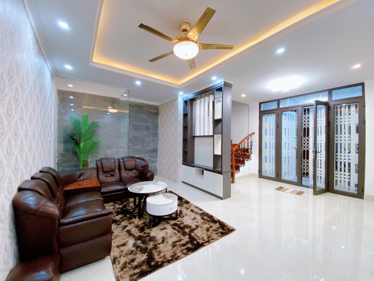 Bán nhà riêng Thái Thịnh, Ô TÔ, KD, DT 68m2 *5 Tầng, MT 5,3 m, giá 8,2 tỷ