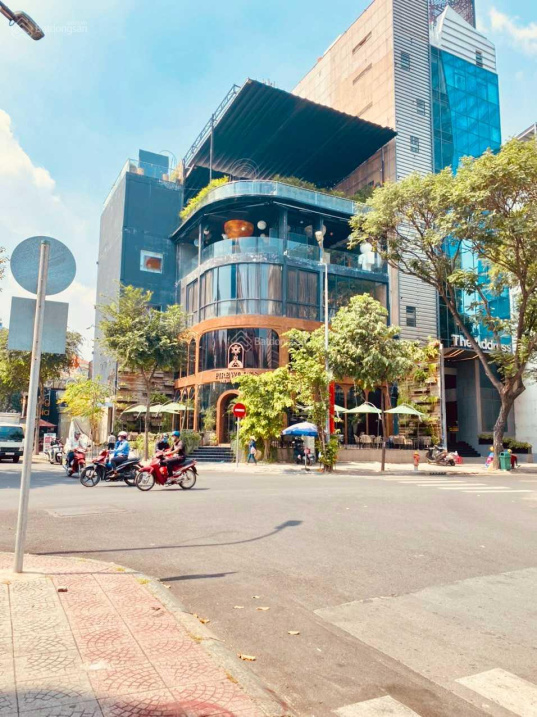 Hiếm! Cho Thuê MT đường Nguyễn Thị Minh Khai, Quận 3, Dt: 12x17m, MB Trệt, Gía 90tr .