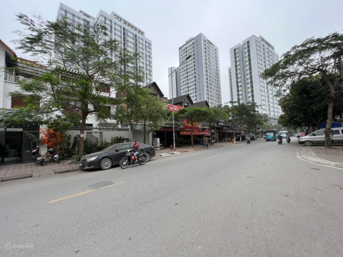 Bán đất tặng nhà3 tầng phố Bùi Quốc Khái - Linh Đàm