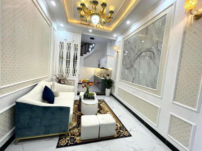 Bán nhà cách mặt phố Vương thừa vũ 6 tầng SĐCC giá 4,2 tỷ