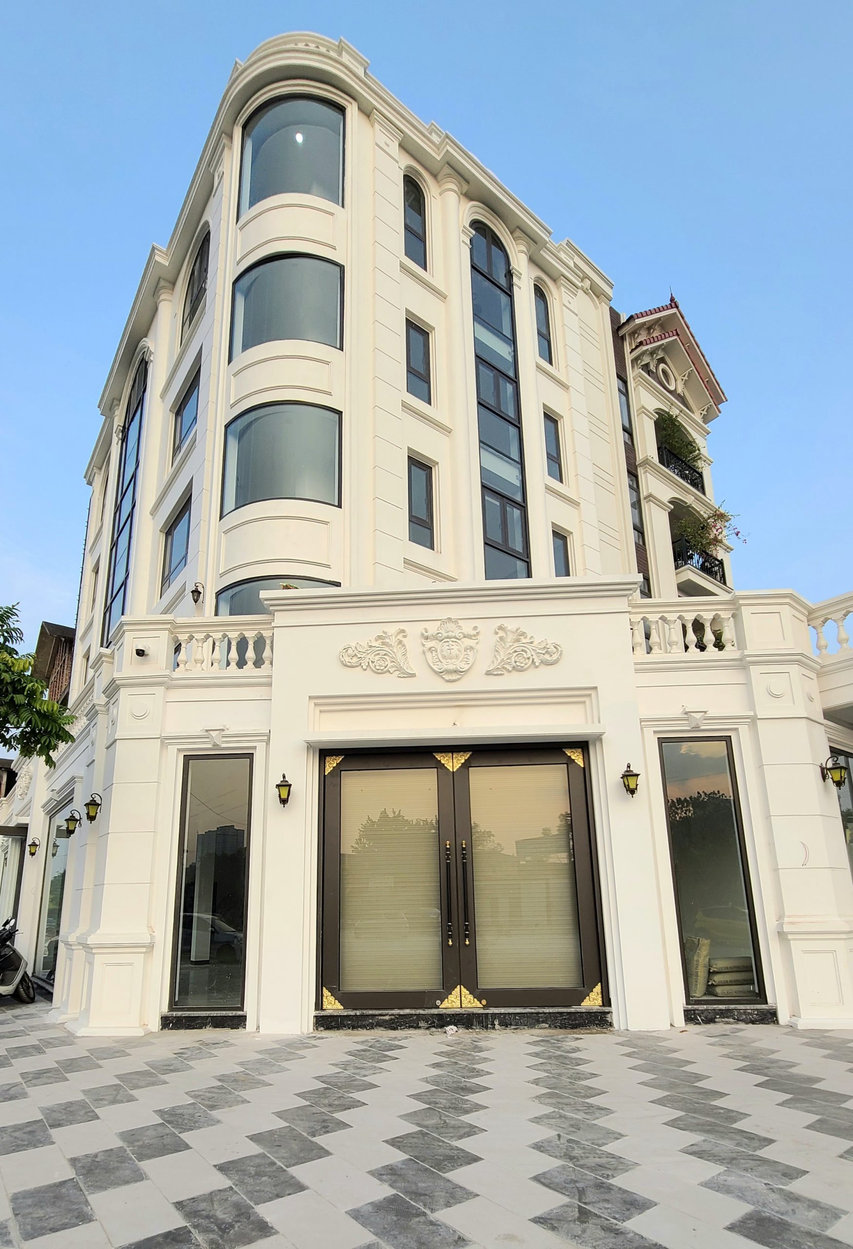 Cho thuê mặt tiền kinh doanh và văn phòng 5* siêu sang trọng
