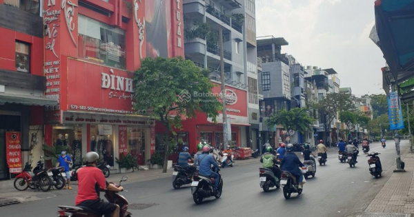 Chính chủ kẹt tiền cần bán gấp nhà góc 2 mặt tiền đường trần hữu trang, Q Phú nhuận 7 x 22.5 giá 23 tỷ thương lượng