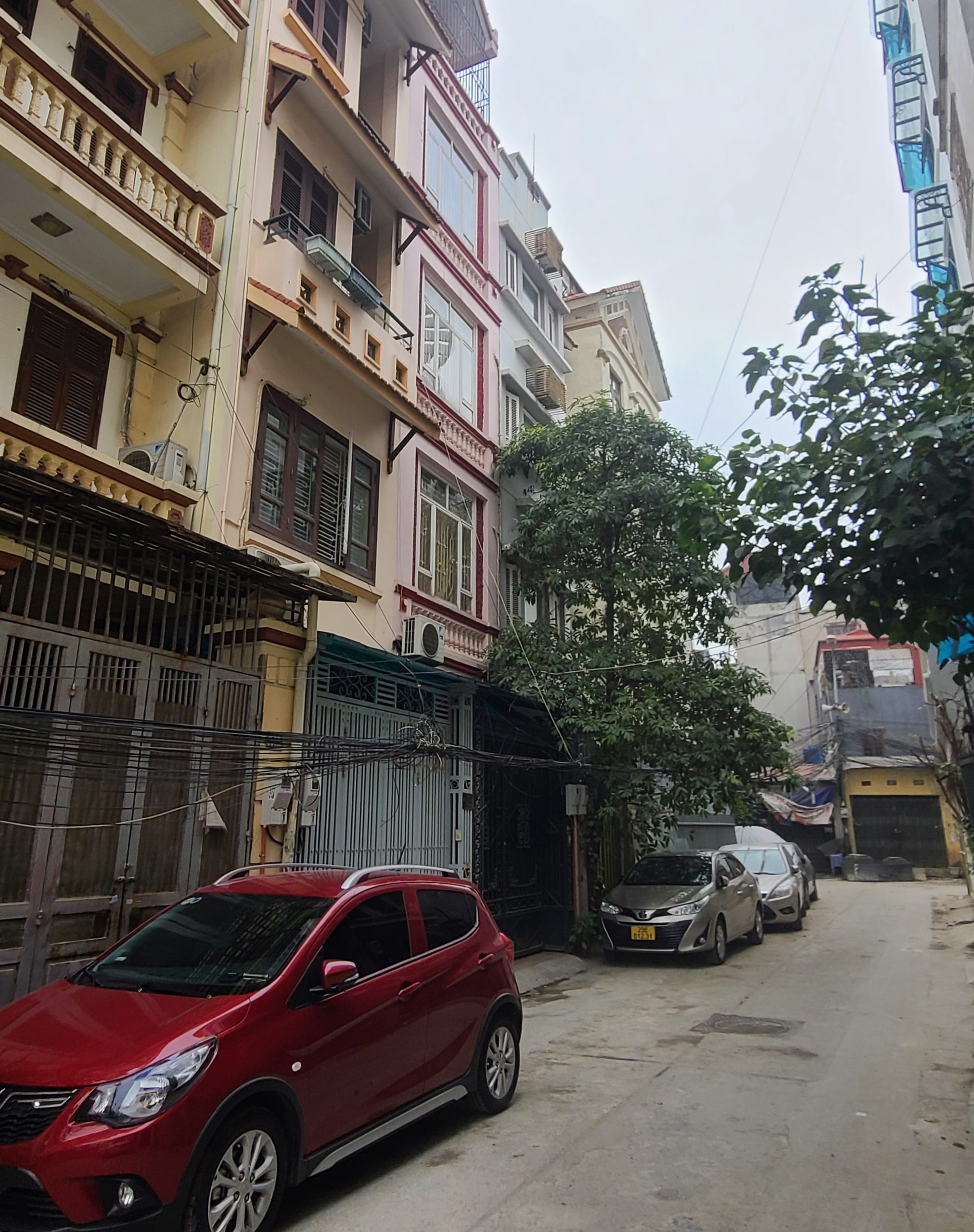 BÁN NHÀ NGÕ 198 CẦU GIẤY, 50M - 4 TẦNG, 8 PHÒNG CHO THUÊ 25TR/ THÁNG.