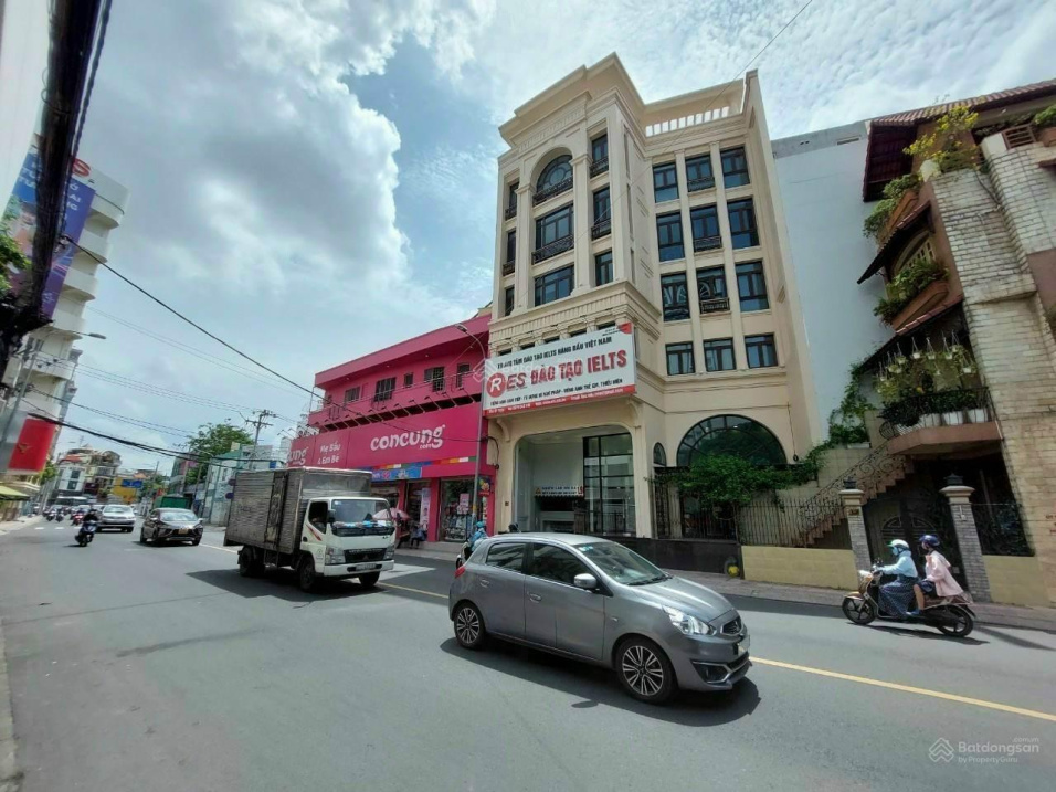 Nhà 2 mặt tiền Ung Văn Khiêm gần đường D2, vị trí đẹp, DT: 10x35m, TXD hầm 7 tầng, giá 74.9 tỷ TL