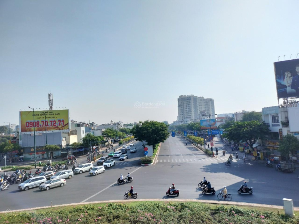 Ngộp bank hàng hiếm Góc 2 mặt tiền DT: 30x43m Đặng Văn Sâm P9 Phú Nhuận chỉ 150 tỷ