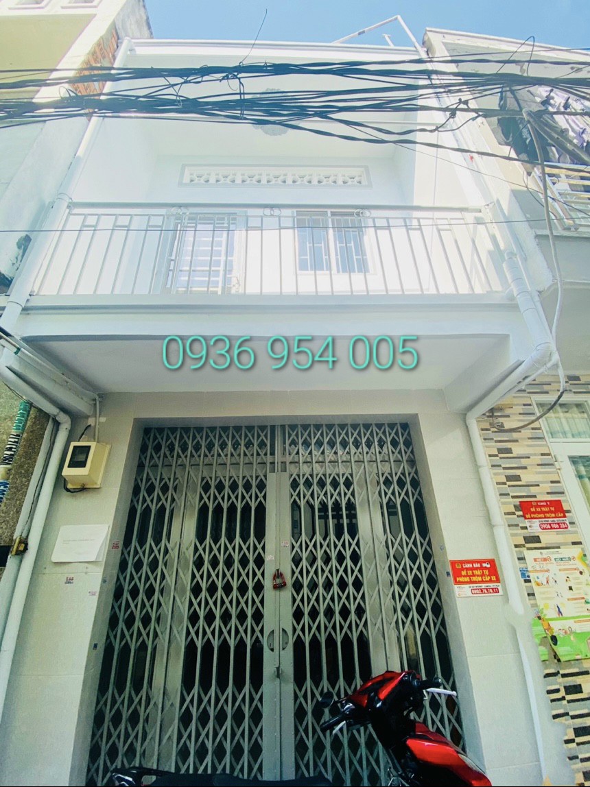 NHÀ ĐẸP DỌN VÀO LÀ Ở + Vị trí: 1/ Đường Miếu Bình Đông - P. BHHA - Bình Tân + DT: 3x8m. Nhà 1 trệt 1 lầu đúc BTCT sạch sẽ. Khu rất văn minh & dân trí.