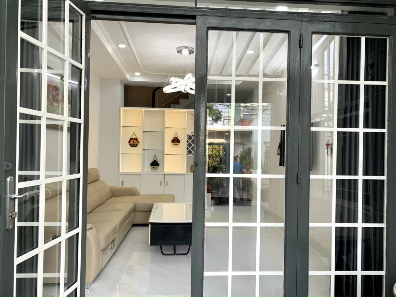 BÁN NHÀ Q7 - HẺM XE HƠI - 40M RA MẶT TIỀN ĐƯỜNG - ĐANG CHO THUÊ 15TR/ THÁNG - CHỈ 8.5 TỶ.