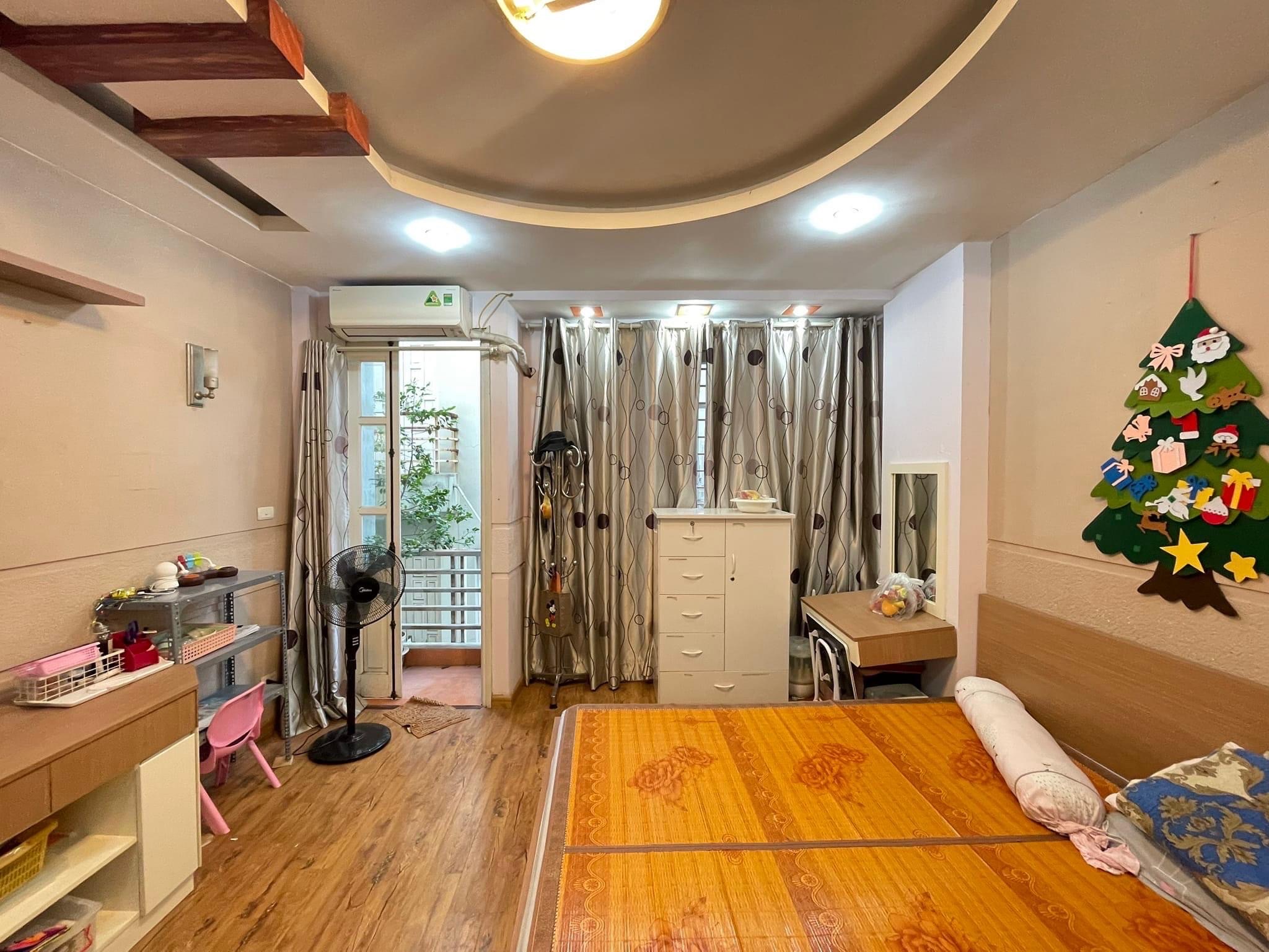 GIÁ QUÁ TỐT! BÁN NHÀ TÂY SƠN, ĐỐNG ĐA, 53Mx4T, 4,9 TỶ, 1 NHÀ RA PHỐ, Ô TÔ QUA, KINH DOANH