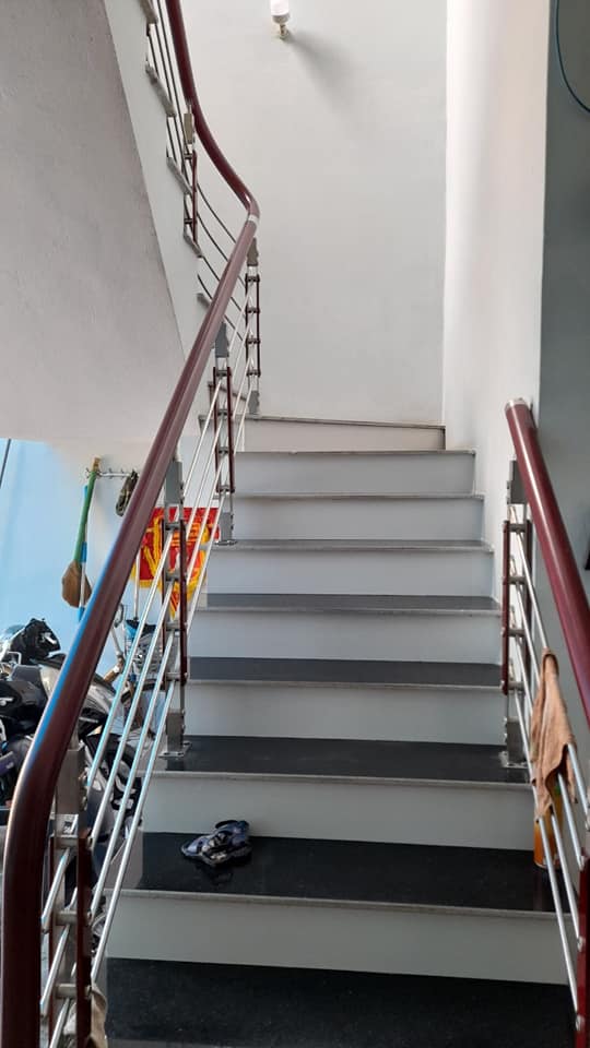 Cần bán nhà 3 tầng xây năm 2015 đường 15m, TP. ĐBP