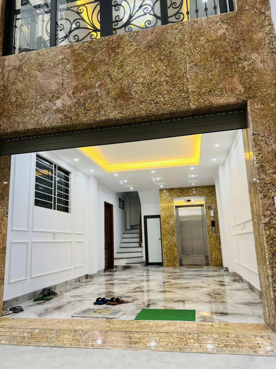 KINH DOANH VĂN PHÒNG - NHÀ MỚI - LÔ GÓC - THANG MÁY - Ô TÔ - VÀO NHÀ - TRUNG TÂM THANH XUÂN .