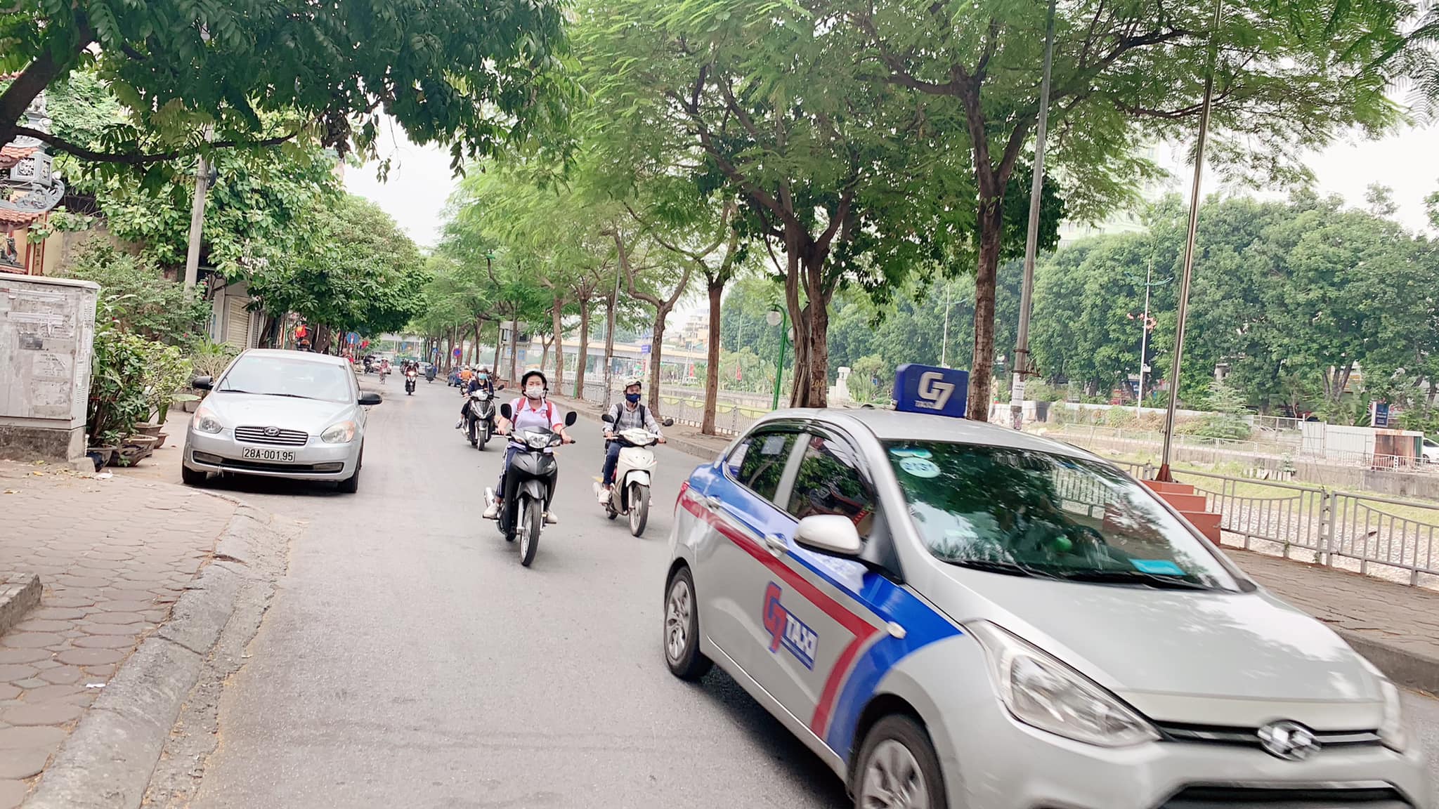 Bán nhà Cầu Giấy, mặt phố kinh doanh, 56m2x 4 tầng, 14 tỷ,cho thuê 30tr/tháng