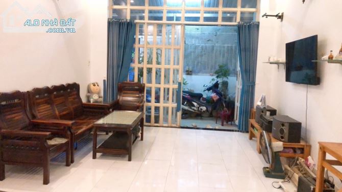 Chính chủ bán nhà Quận 7, Đường Huỳnh Tấn Phát, Nhà to hẻm rộng, DT 102m2