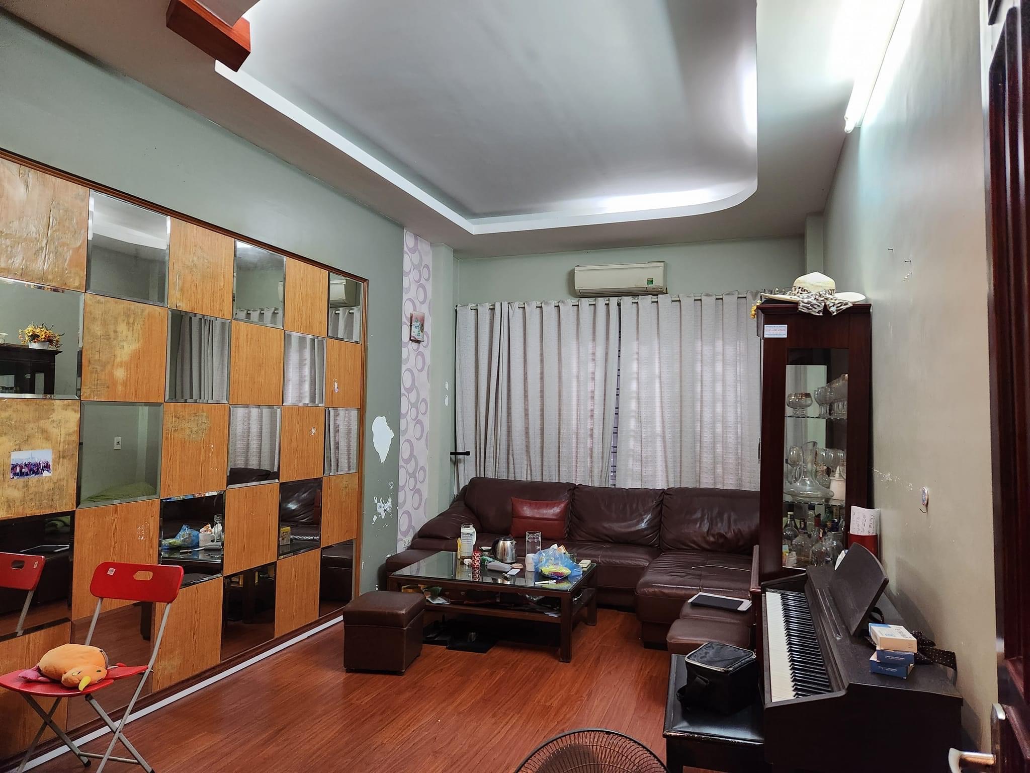 BÁN NHÀ PHÁO ĐÀI LÁNG KHU VỰC SẦM UẤT BẠT NGÀN TIỆN ÍCH DT52M2 5 TẦNG GIÁ 5 TỶ 8 Ở LUÔN