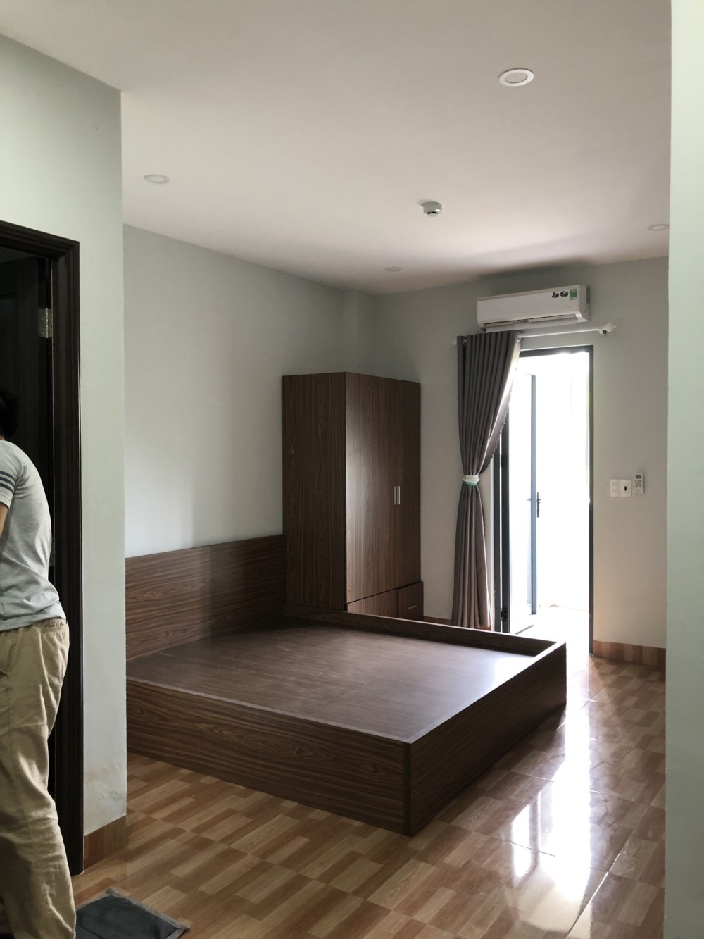 Bán nhà mặt tiền đường Hoàng Bật Đạt, Ngũ Hành Sơn, Đà Nẵng, 5 tầng, 129 m2, ô tô tránh, chỉ 11 tỷ.